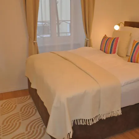 Austria 206 Am Traunsee, * غموندين